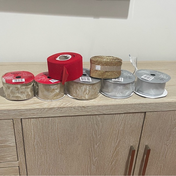 8 Mega Roll , Ribbon red, gold, silver - Picture 1 of 16